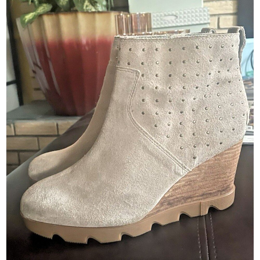SOREL Joan Uptown Waterproof Wedge Chelsea Boot US 10 Omega Taupe Gum Suede